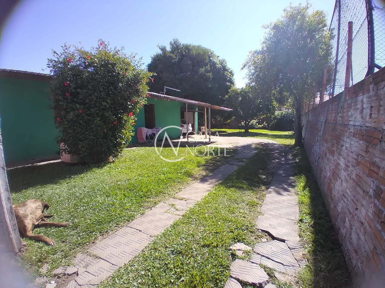 Casa à venda com 3 quartos, 750m², 3 vagas, Avenida Edgar Pires de Castro no bairro Hípica em Porto Alegre
