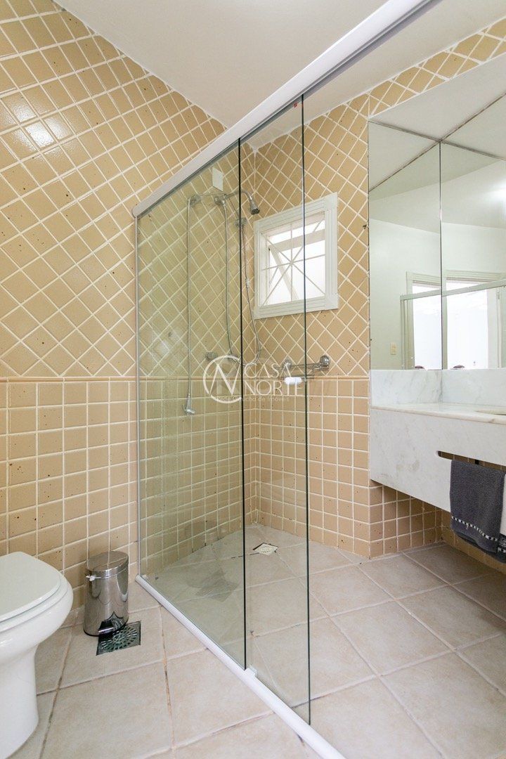 Casa à venda com 3 quartos, 288m², 3 suítes, 4 vagas, Rua Professor Xavier Simoes no bairro Sétimo Céu em Porto Alegre