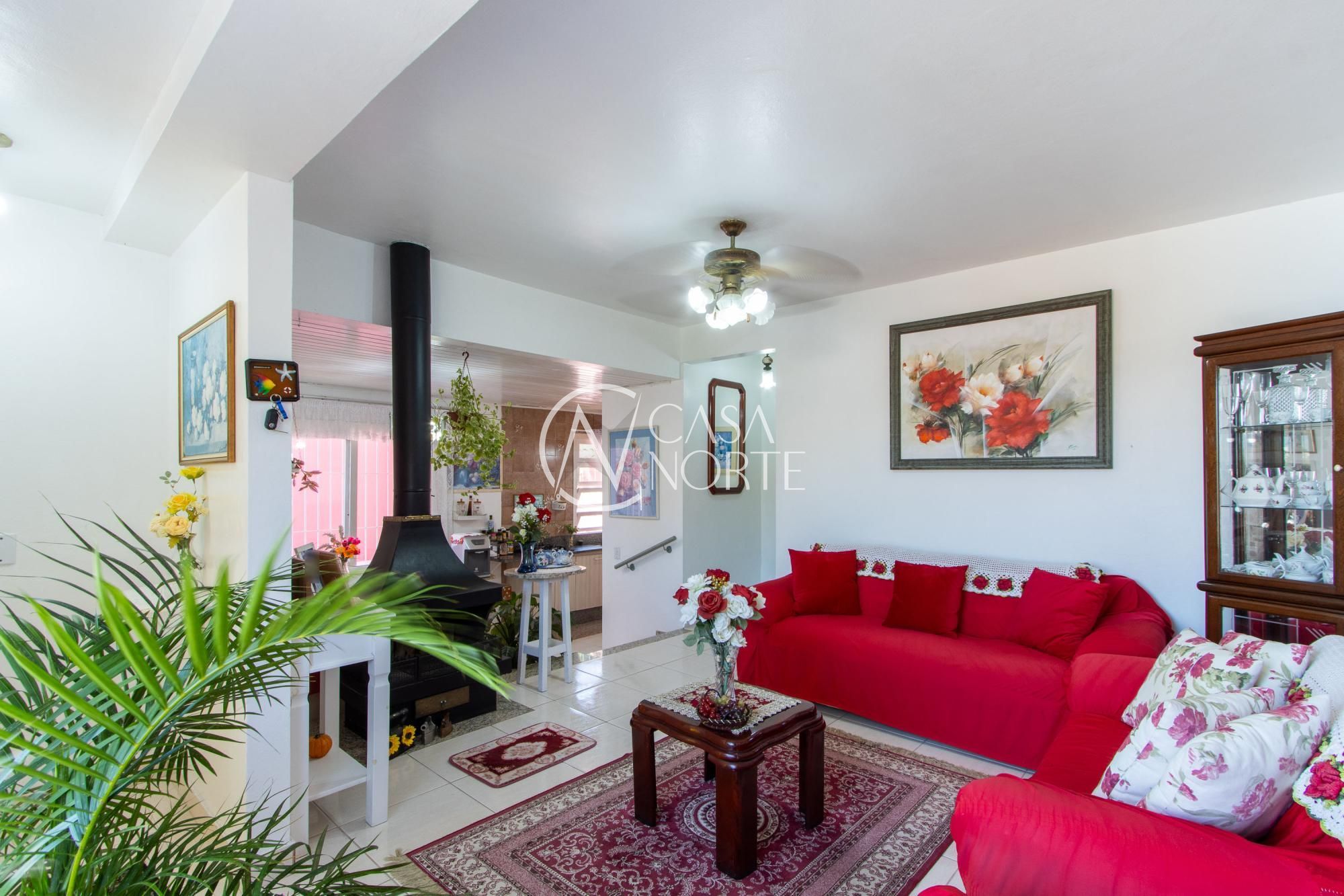 Casa de Condomínio à venda com 3 quartos, 193m², 1 suíte, 3 vagas, Rua Professor Antônio José Remião no bairro Espírito Santo em Porto Alegre