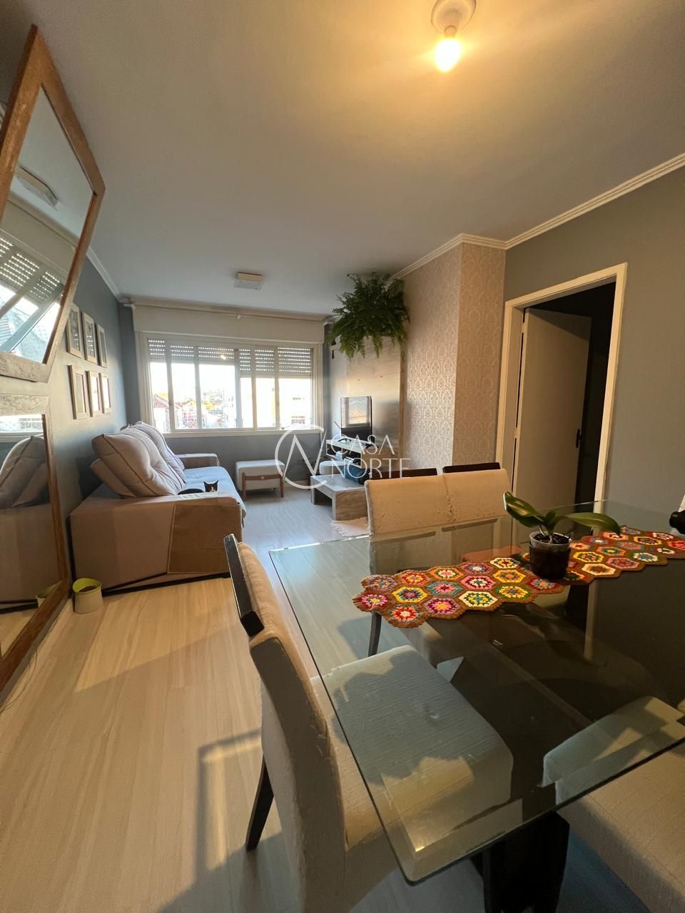 Apartamento à venda com 3 quartos, 93m², 1 suíte, 1 vaga, Rua Peri Machado no bairro Menino Deus em Porto Alegre