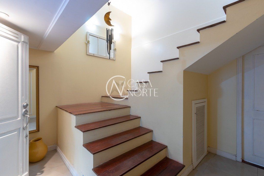 Casa de Condomínio à venda com 3 quartos, 322m², 1 suíte, 4 vagas, Rua Doutor Arnaldo da Silva Ferreira no bairro Jardim Isabel em Porto Alegre