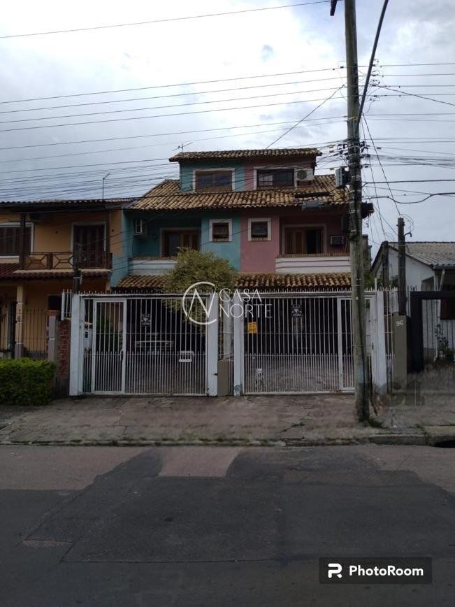 Casa à venda com 2 quartos, 148m², 1 suíte, 2 vagas, Rua James Bocacio no bairro Hípica em Porto Alegre