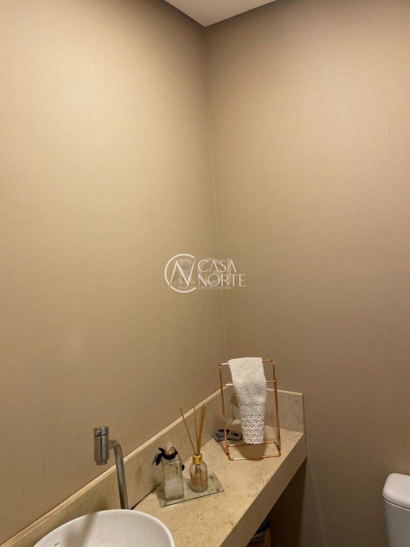 Sobrado à venda com 2 quartos, 132m², 1 suíte, 1 vaga, Rua Corticeira no bairro Hípica em Porto Alegre