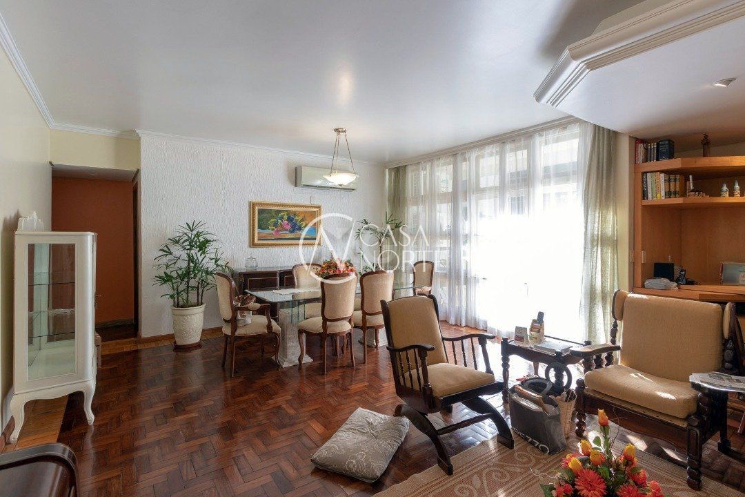 Apartamento à venda com 3 quartos, 160m², 1 suíte, 2 vagas, Rua dos Andradas no bairro Centro Histórico em Porto Alegre