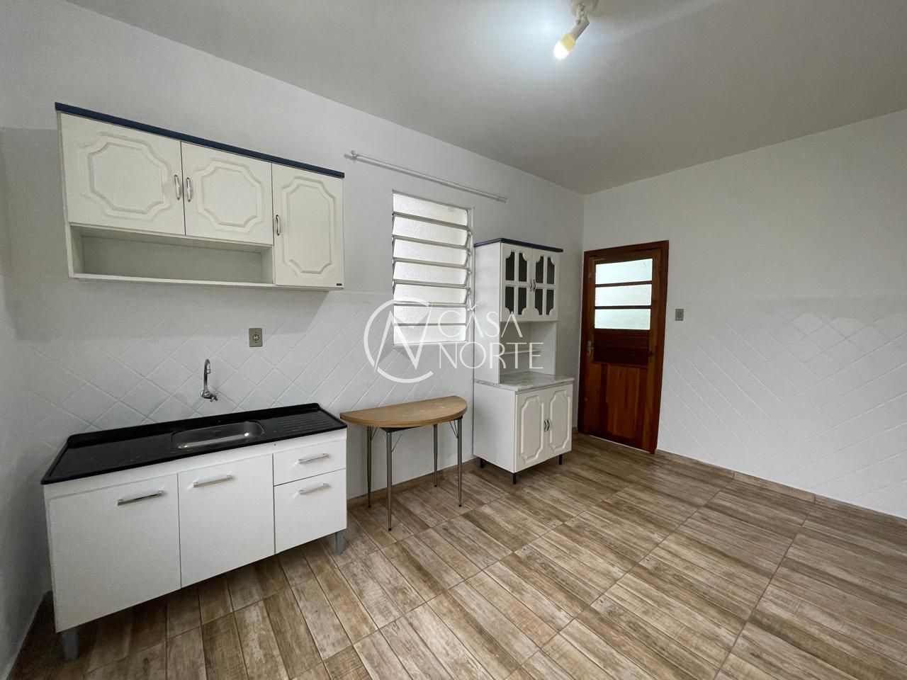 Casa à venda com 3 quartos, 500m², 1 suíte, 3 vagas, Avenida Princesa Isabel no bairro Santana em Porto Alegre