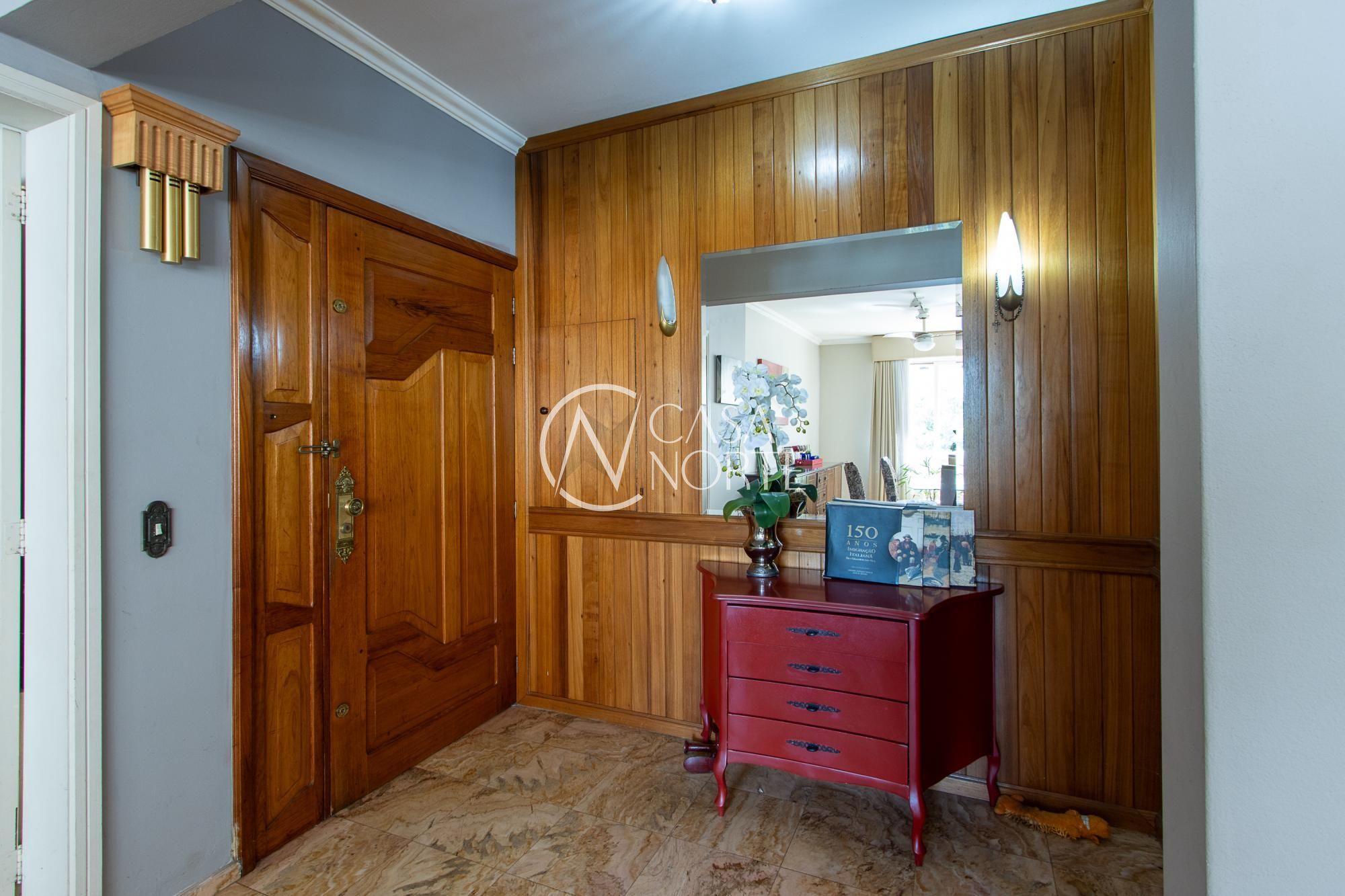 Apartamento à venda com 3 quartos, 168m², 1 suíte, 1 vaga, Rua Garibaldi no bairro Independência em Porto Alegre