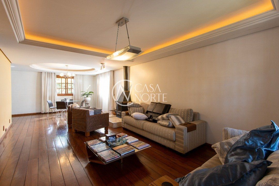 Casa à venda com 4 quartos, 350m², 1 suíte, Avenida São Sebastião no bairro Nonoai em Porto Alegre