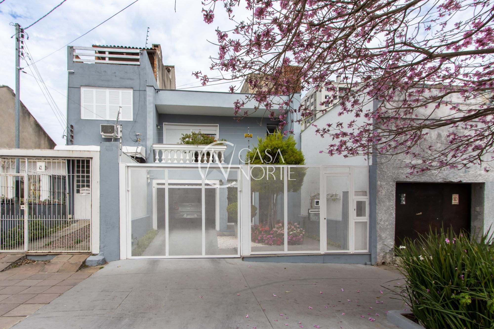 Casa à venda com 4 quartos, 233m², 1 suíte, 2 vagas, Rua Marcílio Dias no bairro Menino Deus em Porto Alegre