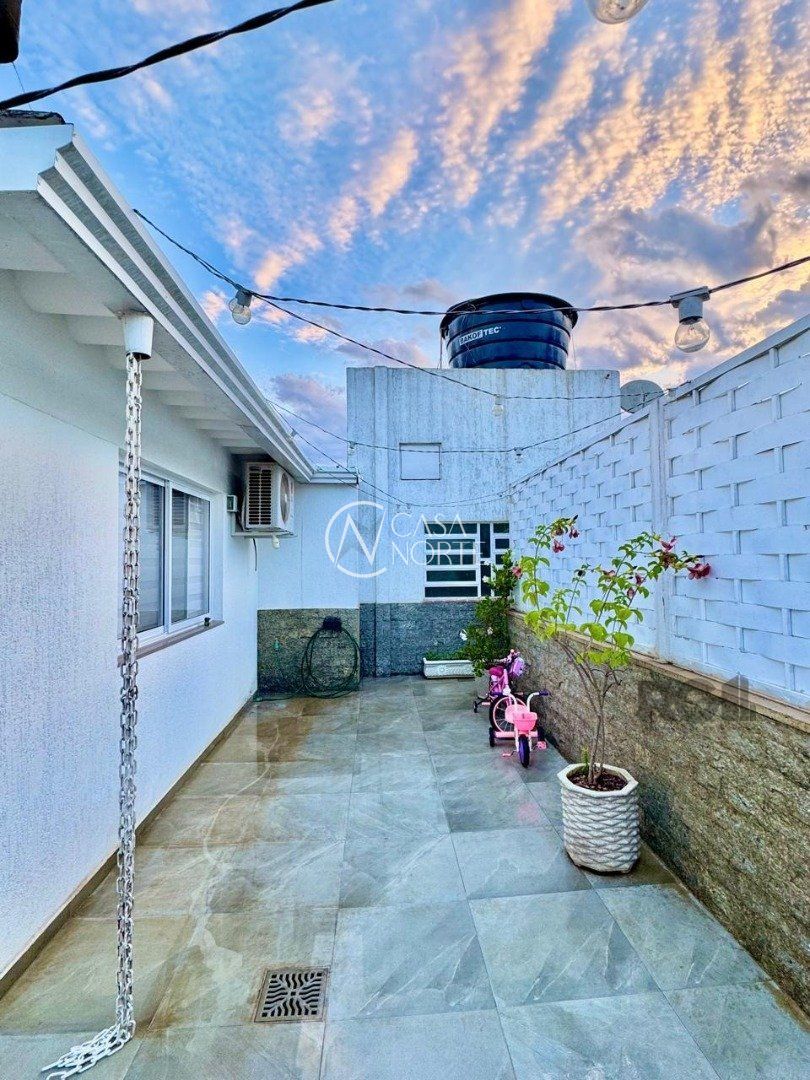 Cobertura à venda com 2 quartos, 126m², 2 vagas, Rua Portugal no bairro São João em Porto Alegre