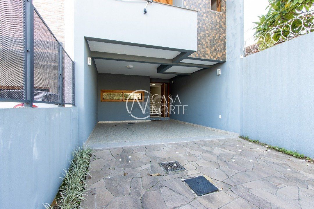 Casa à venda com 3 quartos, 204m², 3 suítes, 2 vagas, Rua Dario Cardoso no bairro Espírito Santo em Porto Alegre