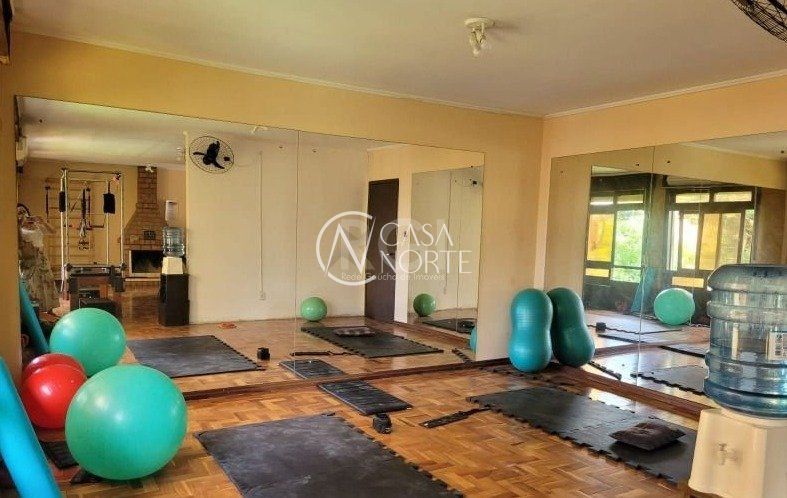 Casa à venda com 3 quartos, 205m², 3 vagas, Rua General Rondon no bairro Tristeza em Porto Alegre