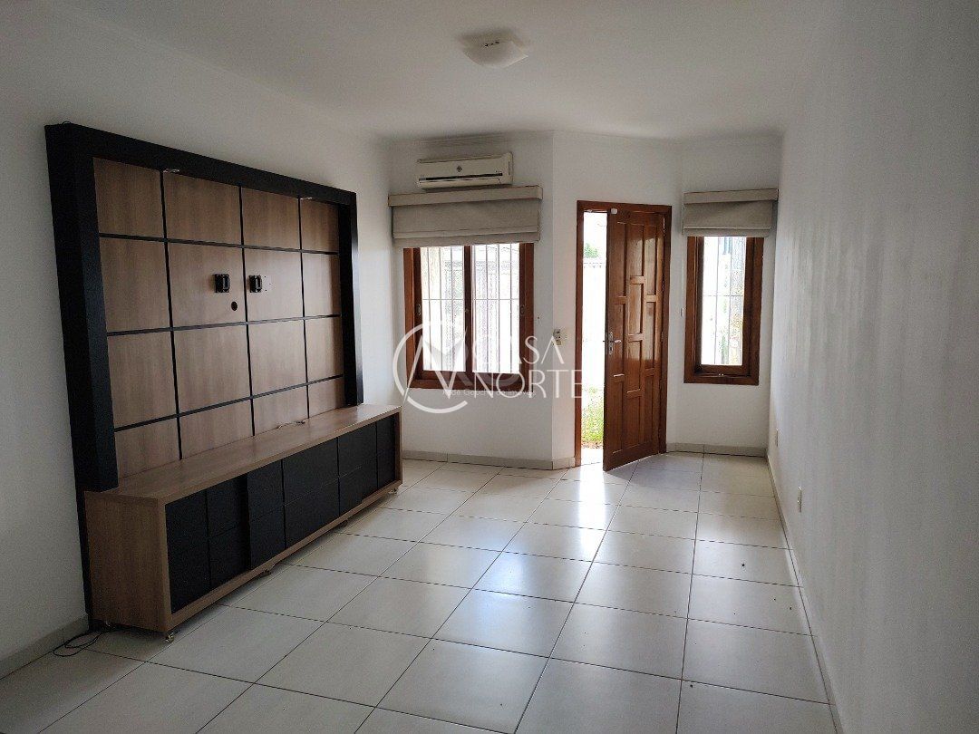 Casa à venda com 3 quartos, 84m², 3 suítes, 1 vaga, Rua Izar Faria Correa Santanna no bairro Hípica em Porto Alegre