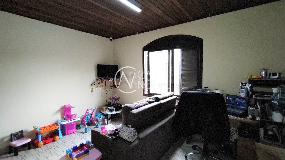 Casa à venda com 2 quartos, 90m², 6 vagas, Rua Sezefredo Ignacio de Oliveira no bairro Passo das Pedras em Porto Alegre