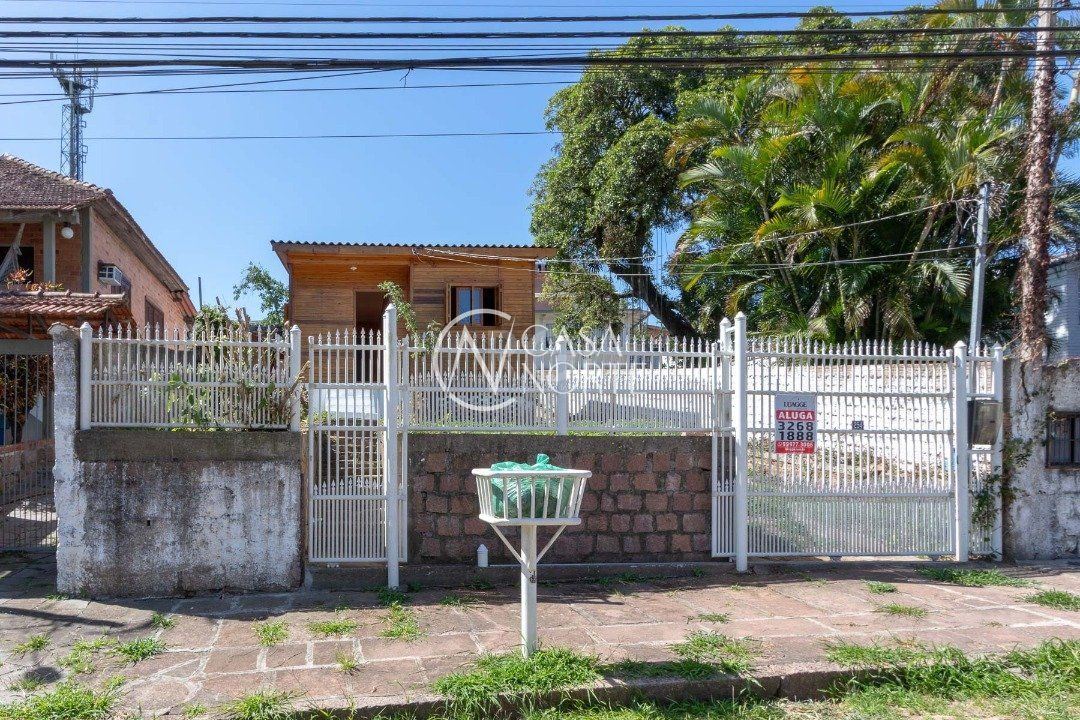 Casa à venda com 2 quartos, 54m², 2 vagas, Rua dos Guananas no bairro Espírito Santo em Porto Alegre