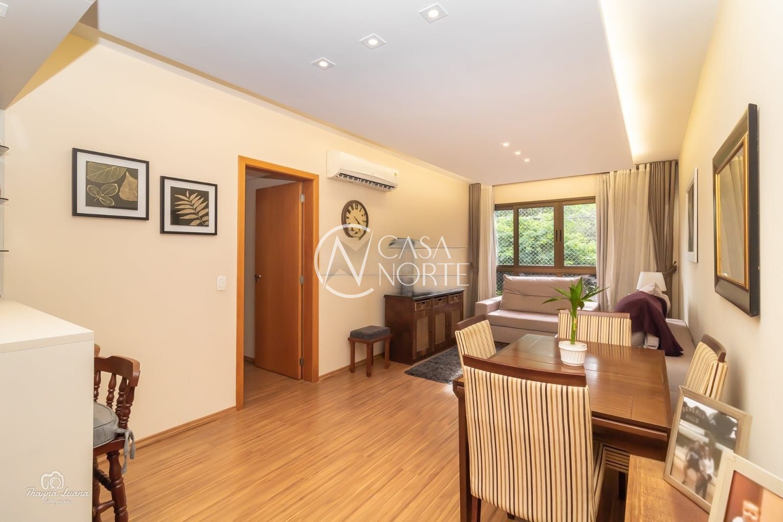 Apartamento à venda com 2 quartos, 73m², 1 suíte, 1 vaga, Rua Faria Santos no bairro Petrópolis em Porto Alegre