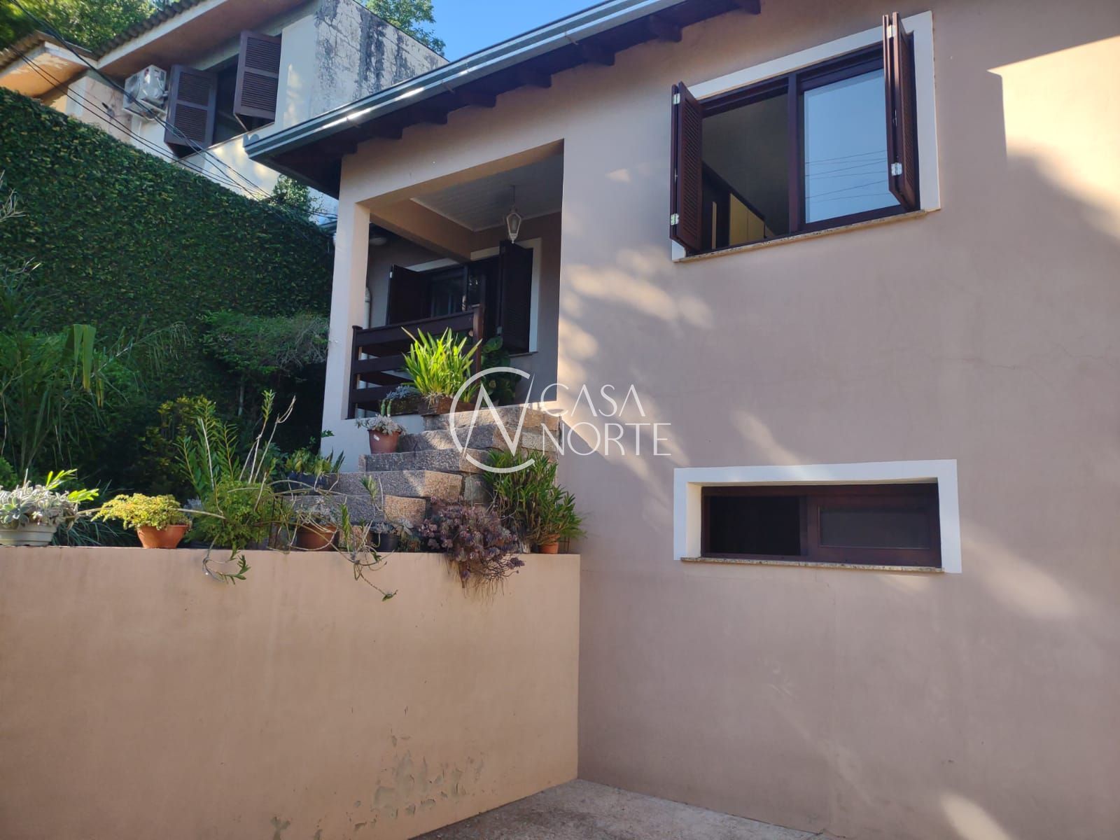 Casa à venda com 4 quartos, 290m², 1 suíte, 2 vagas, Rua Padre João Batista Reus no bairro Vila Conceição em Porto Alegre