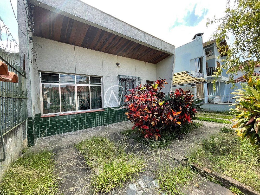 Terreno à venda  com 330m², Rua Nossa Senhora das Graças no bairro Glória em Porto Alegre