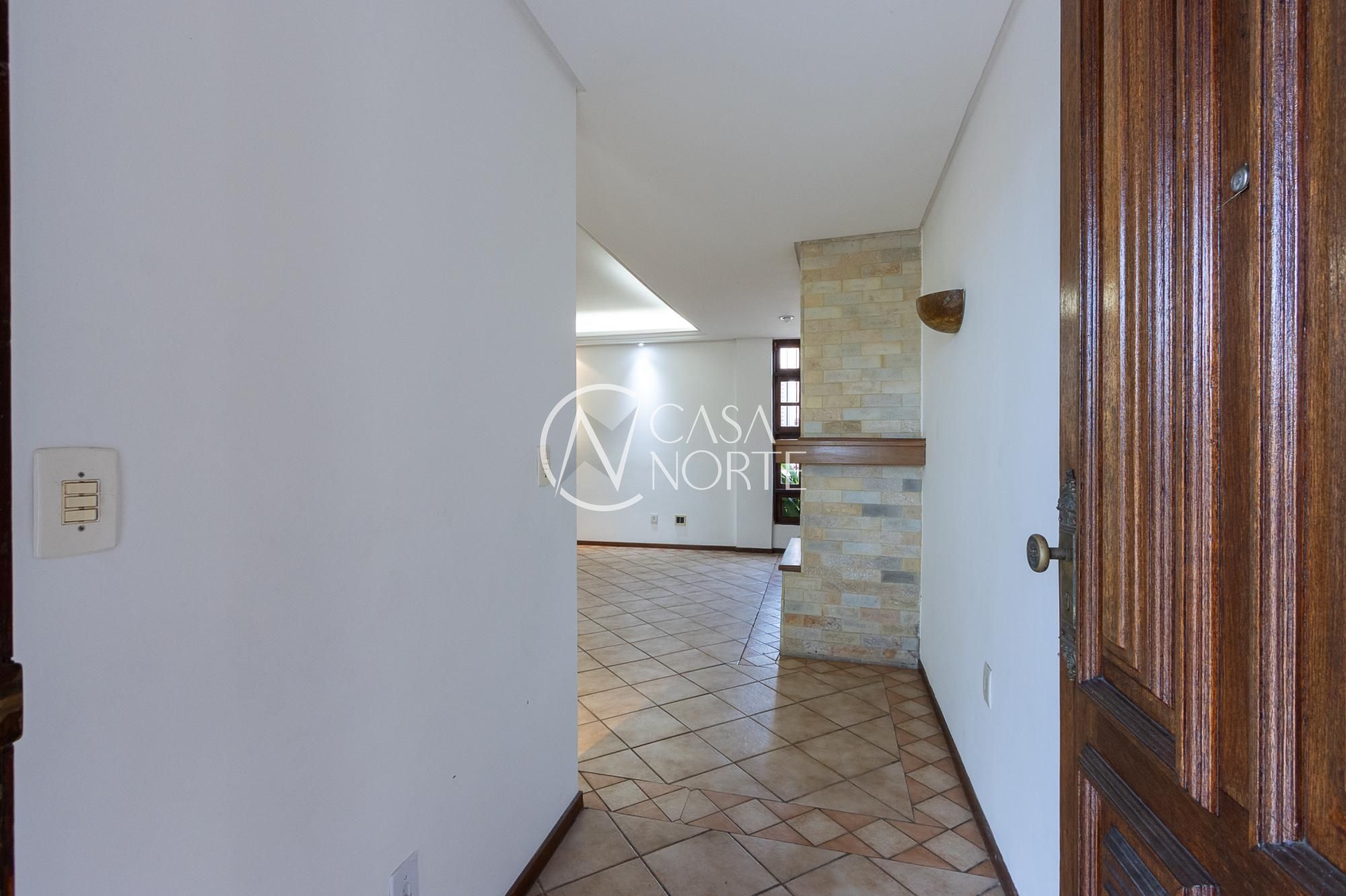 Casa à venda com 4 quartos, 228m², 1 suíte, 2 vagas, Rua Augusto Comte no bairro Cavalhada em Porto Alegre