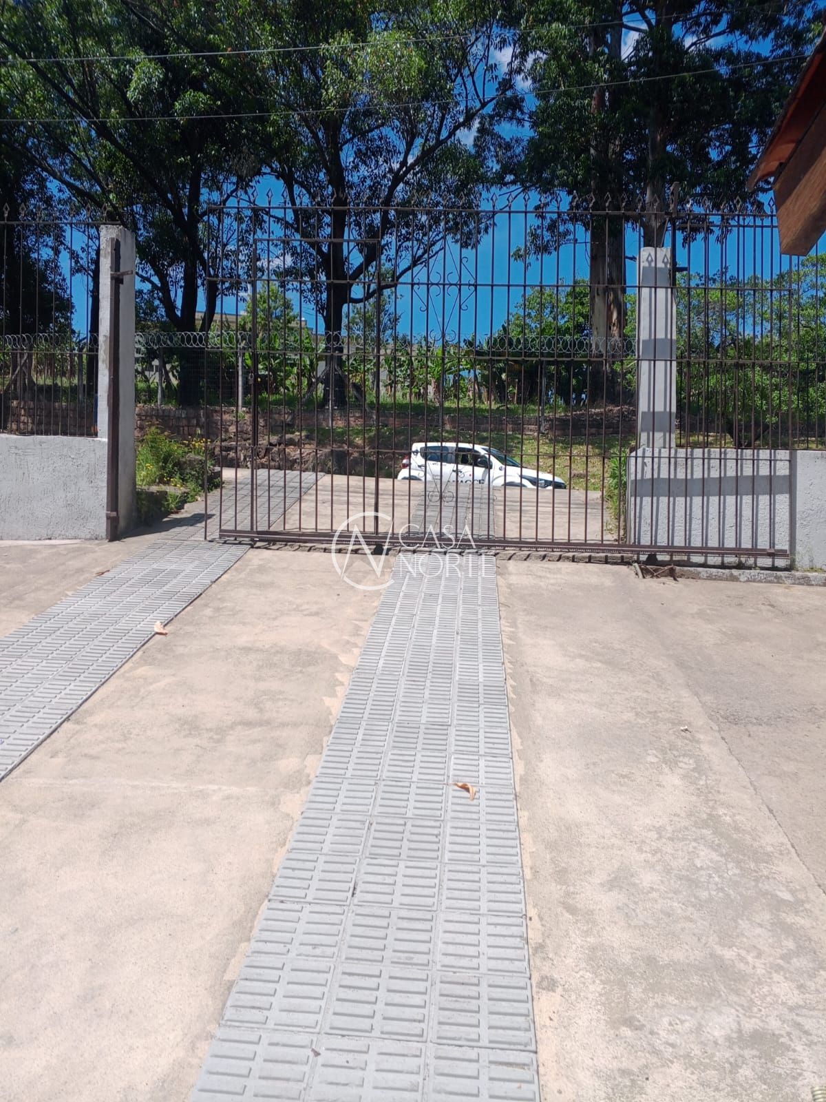 Casa à venda com 2 quartos, 222m², 1 suíte, 2 vagas, Avenida Belém Velho no bairro Vila Nova em Porto Alegre