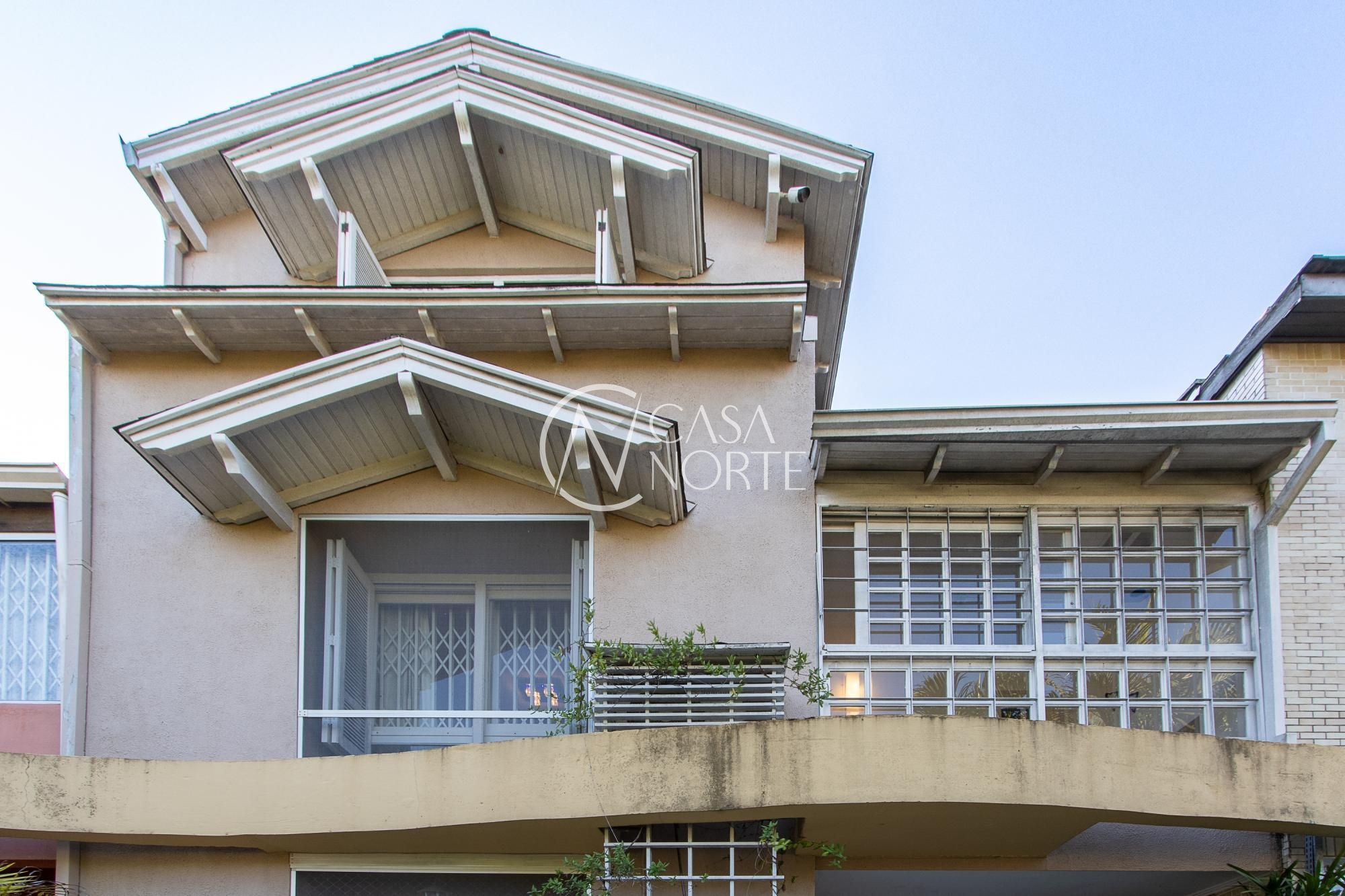 Casa de Condomínio à venda com 4 quartos, 343m², 2 suítes, 2 vagas, Rua Pasteur no bairro Ipanema em Porto Alegre