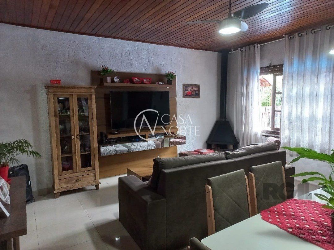 Casa à venda com 2 quartos, 88m², 4 vagas, Rua Ventos do Sul no bairro Vila Nova em Porto Alegre