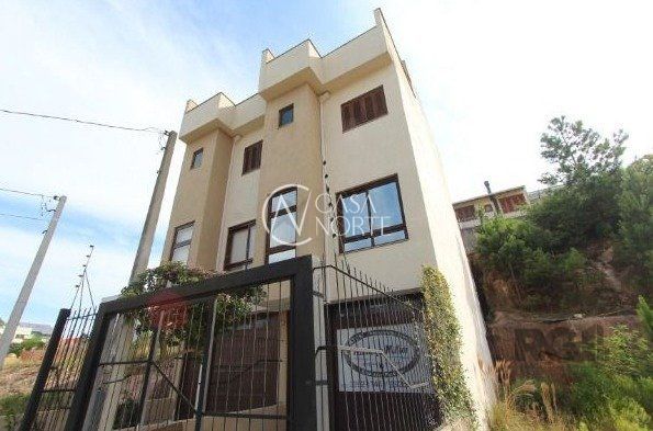 Casa à venda com 3 quartos, 180m², 3 suítes, 3 vagas, Rua Cicero Viana no bairro Hípica em Porto Alegre