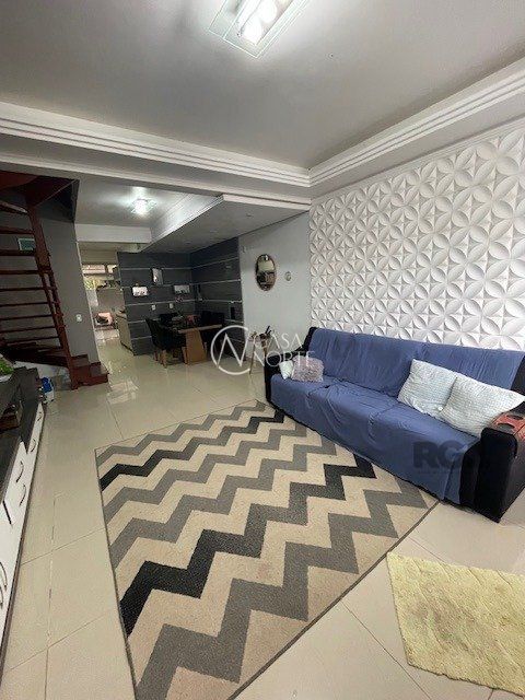 Casa à venda com 2 quartos, 124m², 2 suítes, 2 vagas, Rua Doutor Sady Soares no bairro Guarujá em Porto Alegre