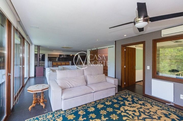 Casa de Condomínio à venda com 4 quartos, 493m², 4 suítes, 4 vagas, Avenida Bento Gonçalves no bairro Agronomia em Porto Alegre