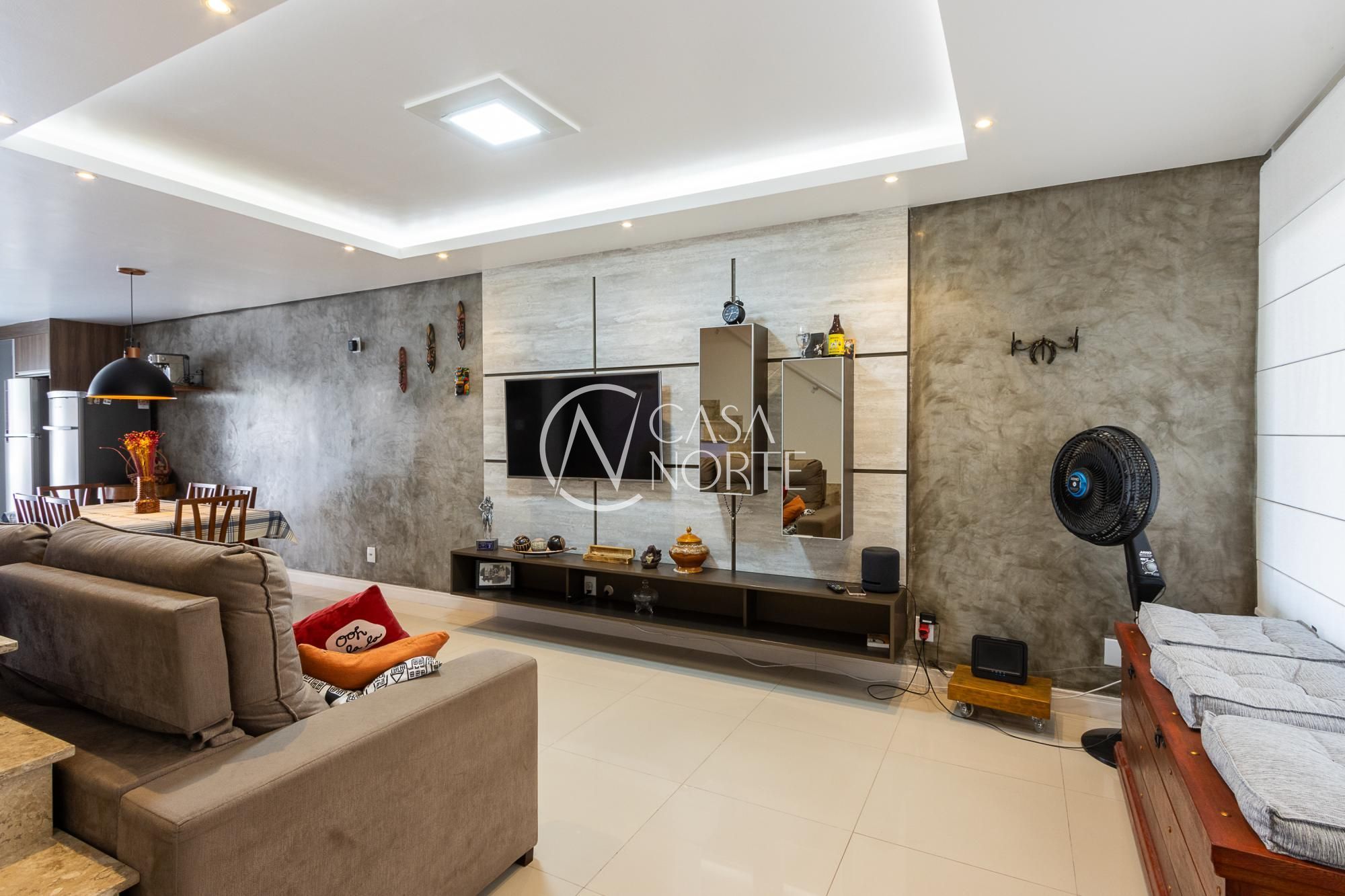 Casa à venda com 2 quartos, 95m², 2 suítes, 2 vagas, Rua Doutor Cláudio Walter Ferreira da Silva no bairro Guarujá em Porto Alegre