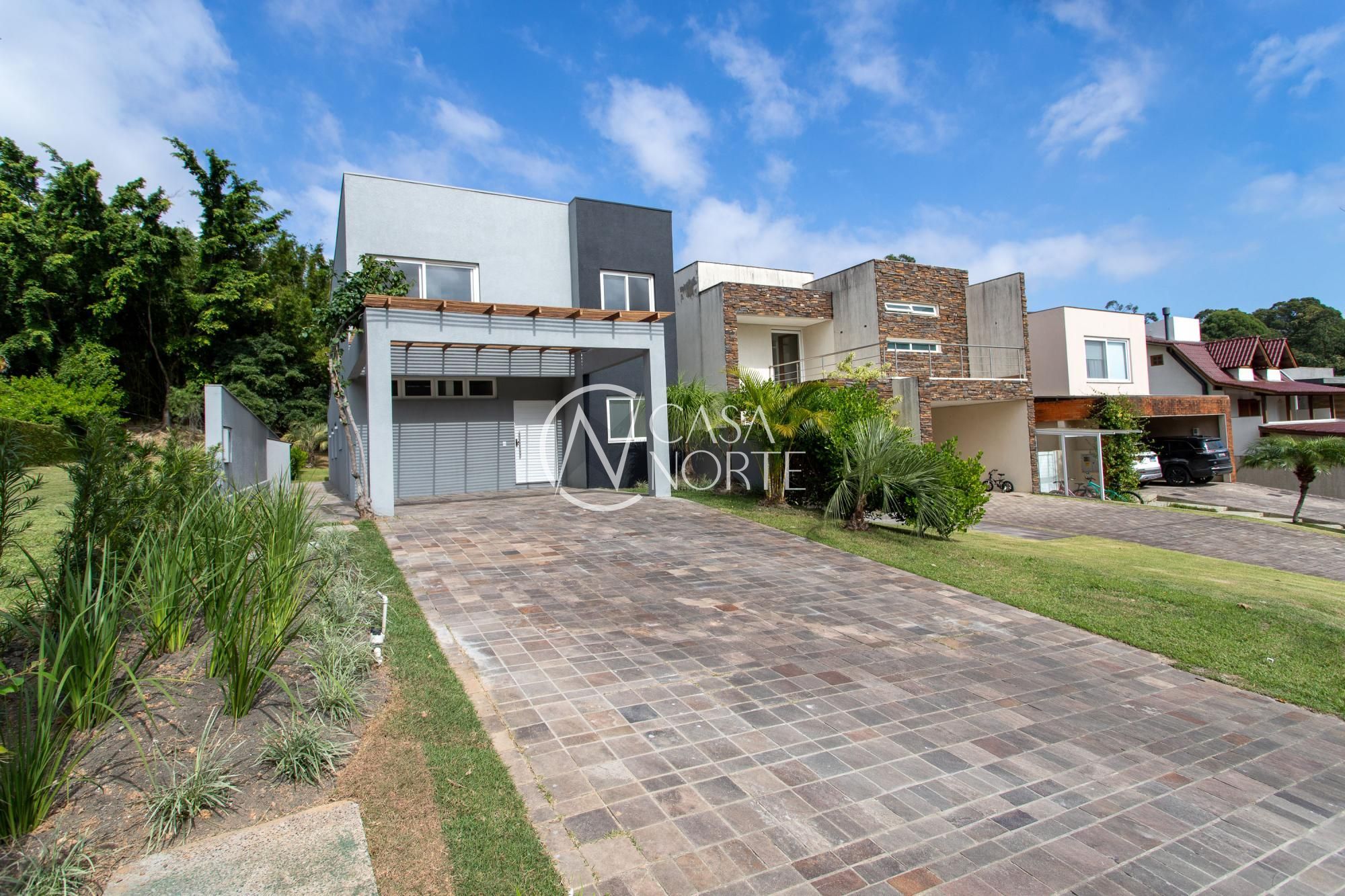 Casa de Condomínio à venda com 4 quartos, 500m², 4 suítes, 2 vagas, Avenida Juca Batista no bairro Belém Novo em Porto Alegre