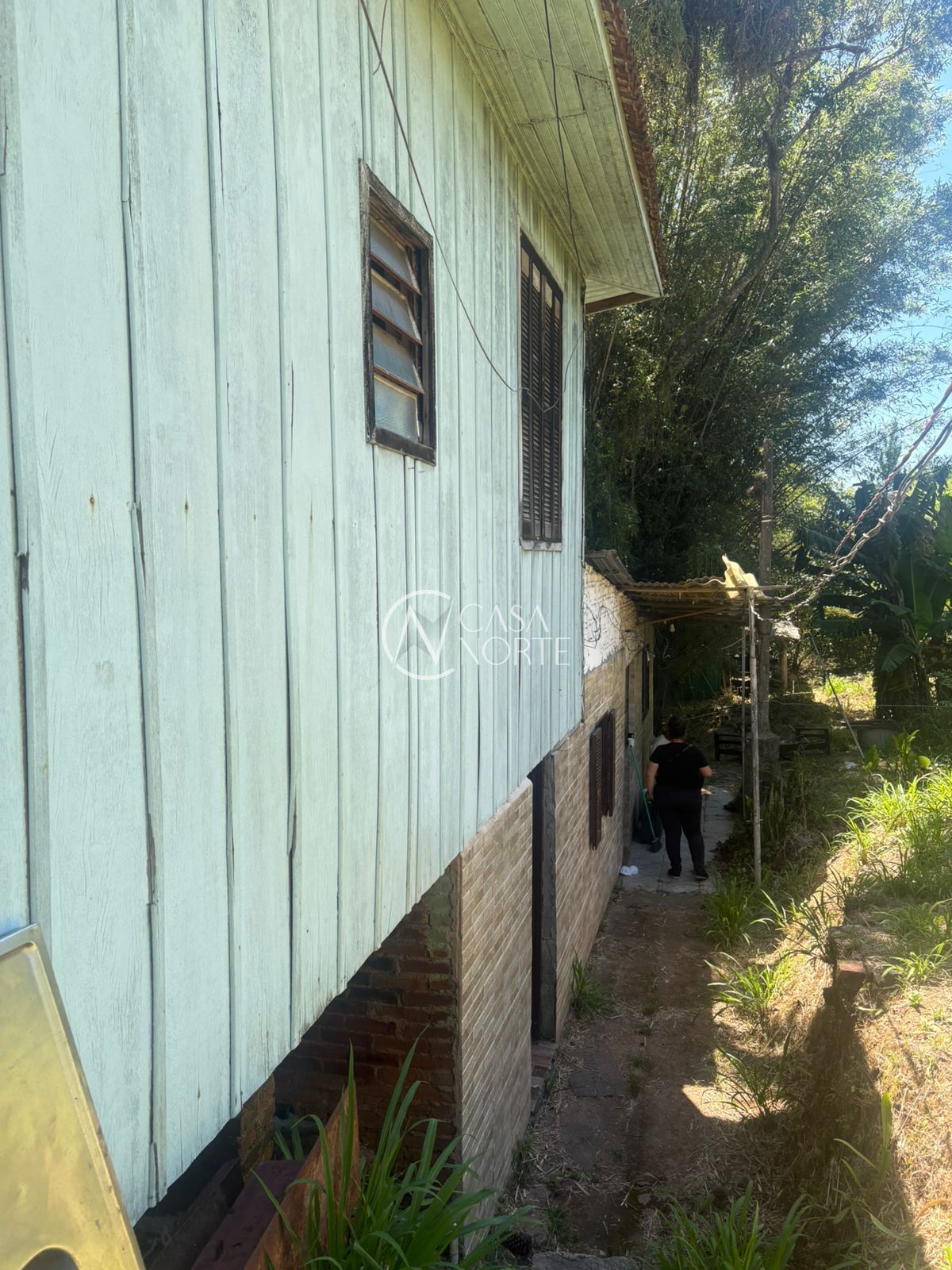 Terreno à venda  com 653m², Rua Frederico Etzberger no bairro Nonoai em Porto Alegre