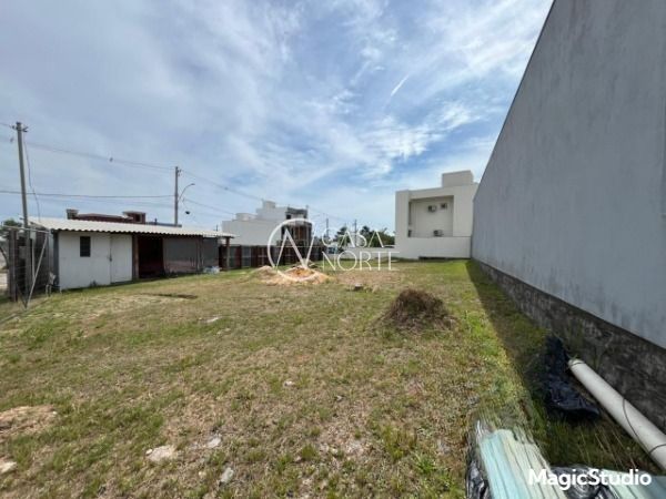 Terreno à venda  com 260m², Rua Jean Vardaramatos no bairro Hípica em Porto Alegre