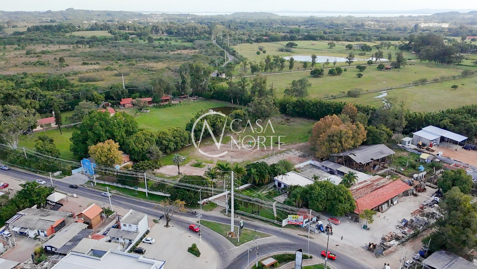 Terreno à venda  com 11145m², Avenida Edgar Pires de Castro no bairro Chapéu do Sol em Porto Alegre