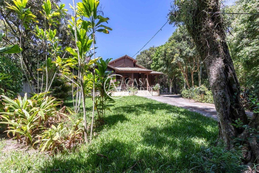 Casa Comercial à venda com 4 quartos, 130m², 5 vagas, Avenida Joaquim Martins da Silva no bairro Belém Novo em Porto Alegre