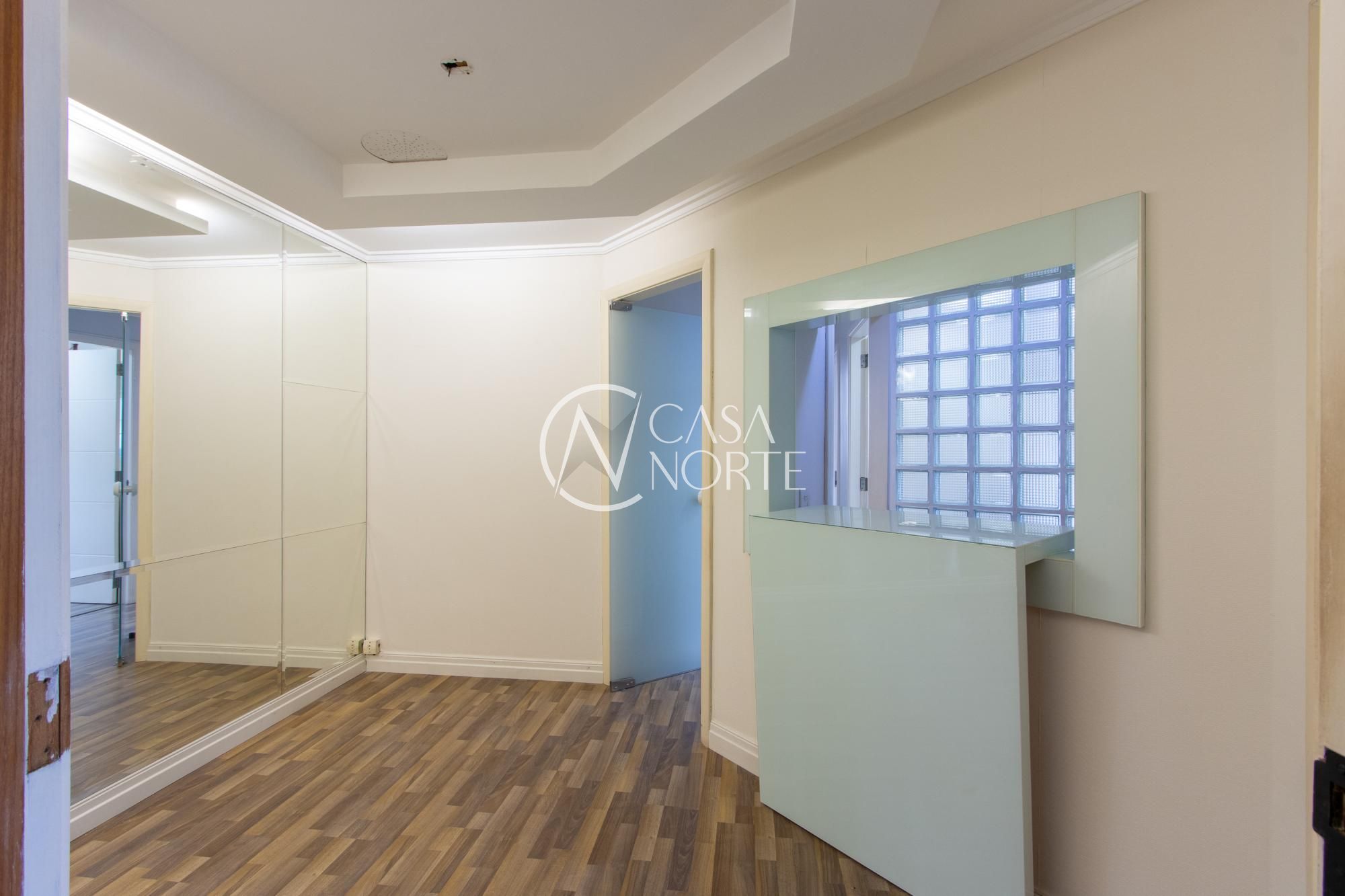 Conjunto Comercial à venda com 3 quartos, 47m², 1 vaga, Rua Luciana de Abreu no bairro Moinhos de Vento em Porto Alegre