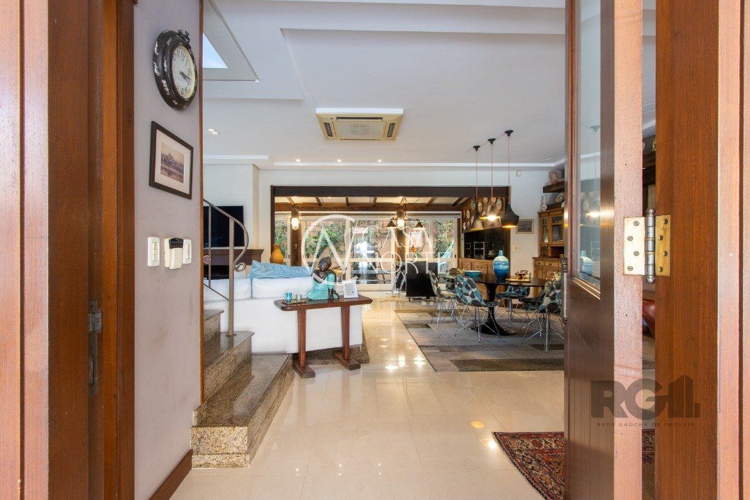 Casa de Condomínio à venda com 4 quartos, 380m², 2 suítes, 3 vagas, Avenida Otto Niemeyer no bairro Tristeza em Porto Alegre