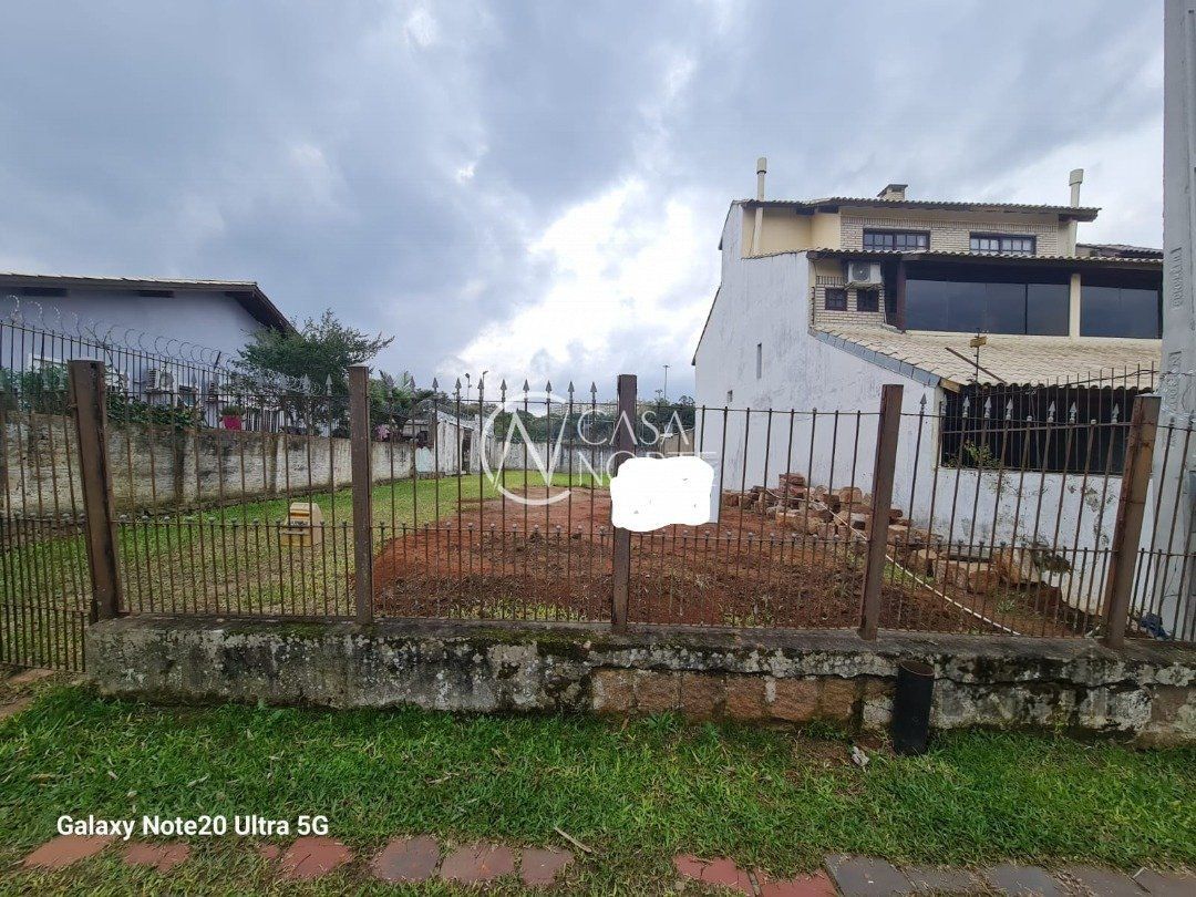 Terreno à venda  com 330m², Rua Doutor Egydio Michaelsen no bairro Cavalhada em Porto Alegre