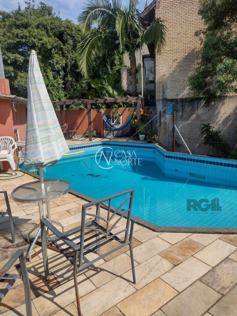 Casa à venda com 2 quartos, 200m², Rua Simão Bolívar no bairro Vila Conceição em Porto Alegre