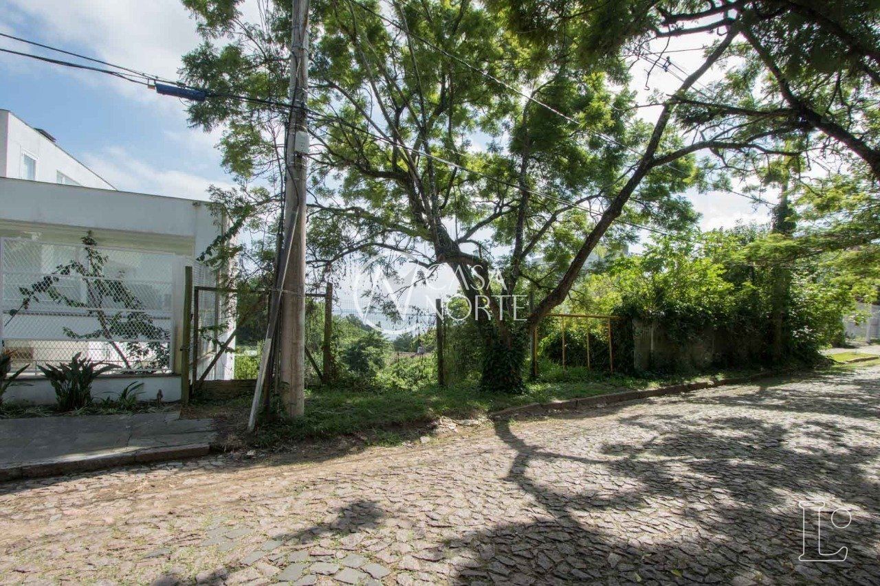 Terreno à venda  com 705m², Rua Bororo no bairro Vila Assunção em Porto Alegre
