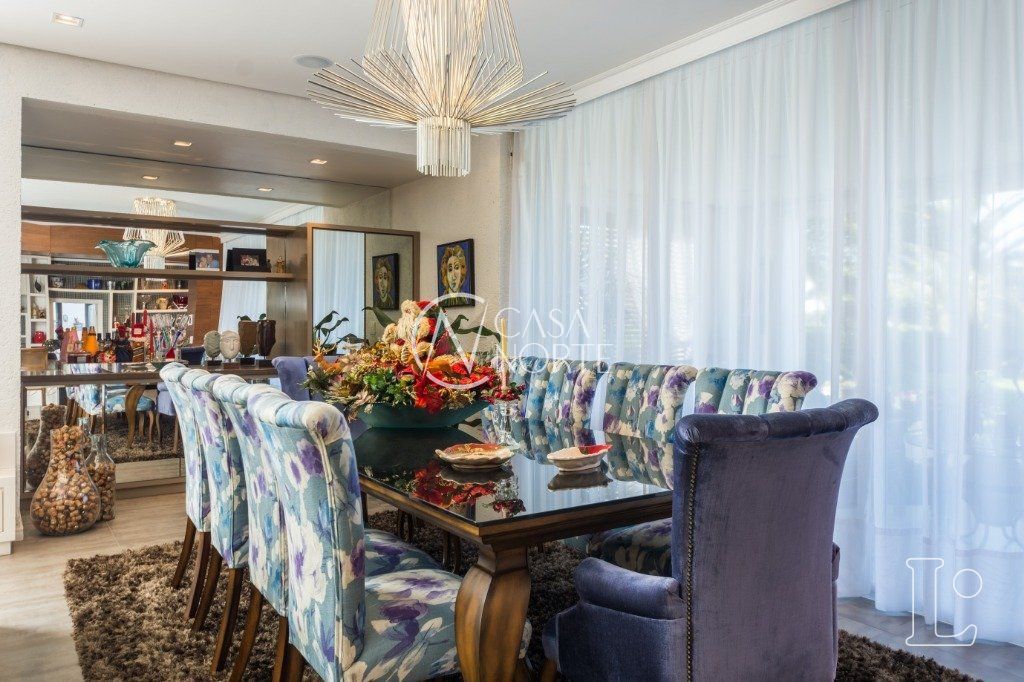 Casa de Condomínio à venda com 4 quartos, 510m², 4 suítes, 6 vagas, Avenida Juca Batista no bairro Terraville em Porto Alegre