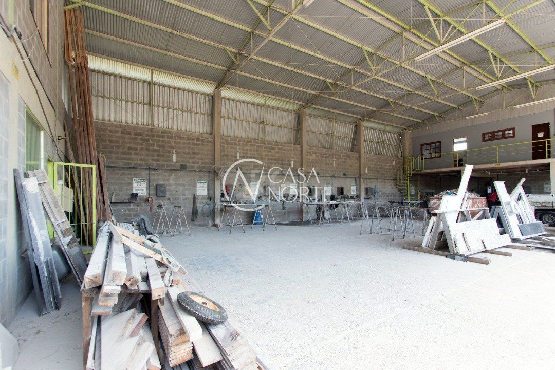 Pavilhão à venda , 550m², Avenida Edgar Pires de Castro no bairro Lageado em Porto Alegre