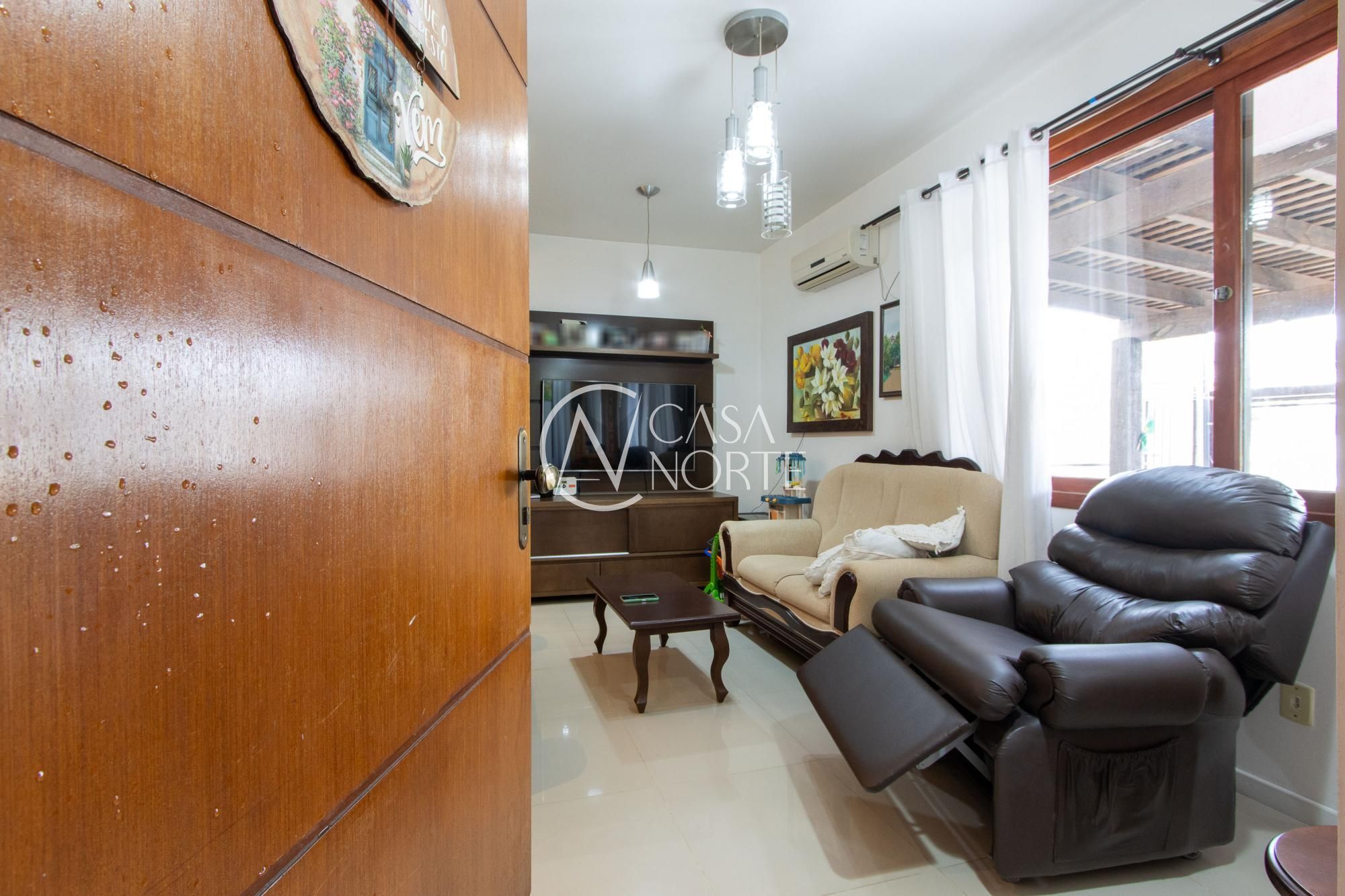 Casa à venda com 3 quartos, 149m², 1 suíte, 3 vagas, Rua Carlos Maximiliano Fayet no bairro Hípica em Porto Alegre