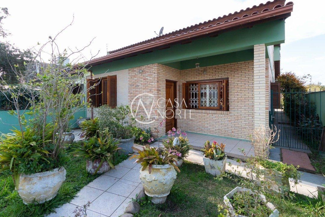 Casa à venda com 2 quartos, 203m², 1 vaga, Rua Mário de Andrade no bairro Ipanema em Porto Alegre