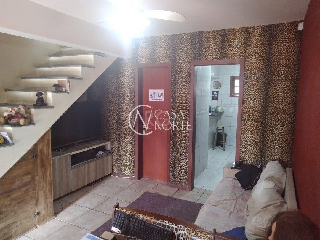 Casa à venda com 2 quartos, 72m², 1 vaga, Rua Romano Rolando Botin no bairro Hípica em Porto Alegre