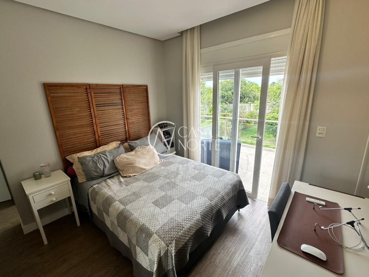 Casa de Condomínio à venda com 4 quartos, 230m², 4 suítes, 4 vagas, Avenida Juca Batista no bairro Terraville em Porto Alegre