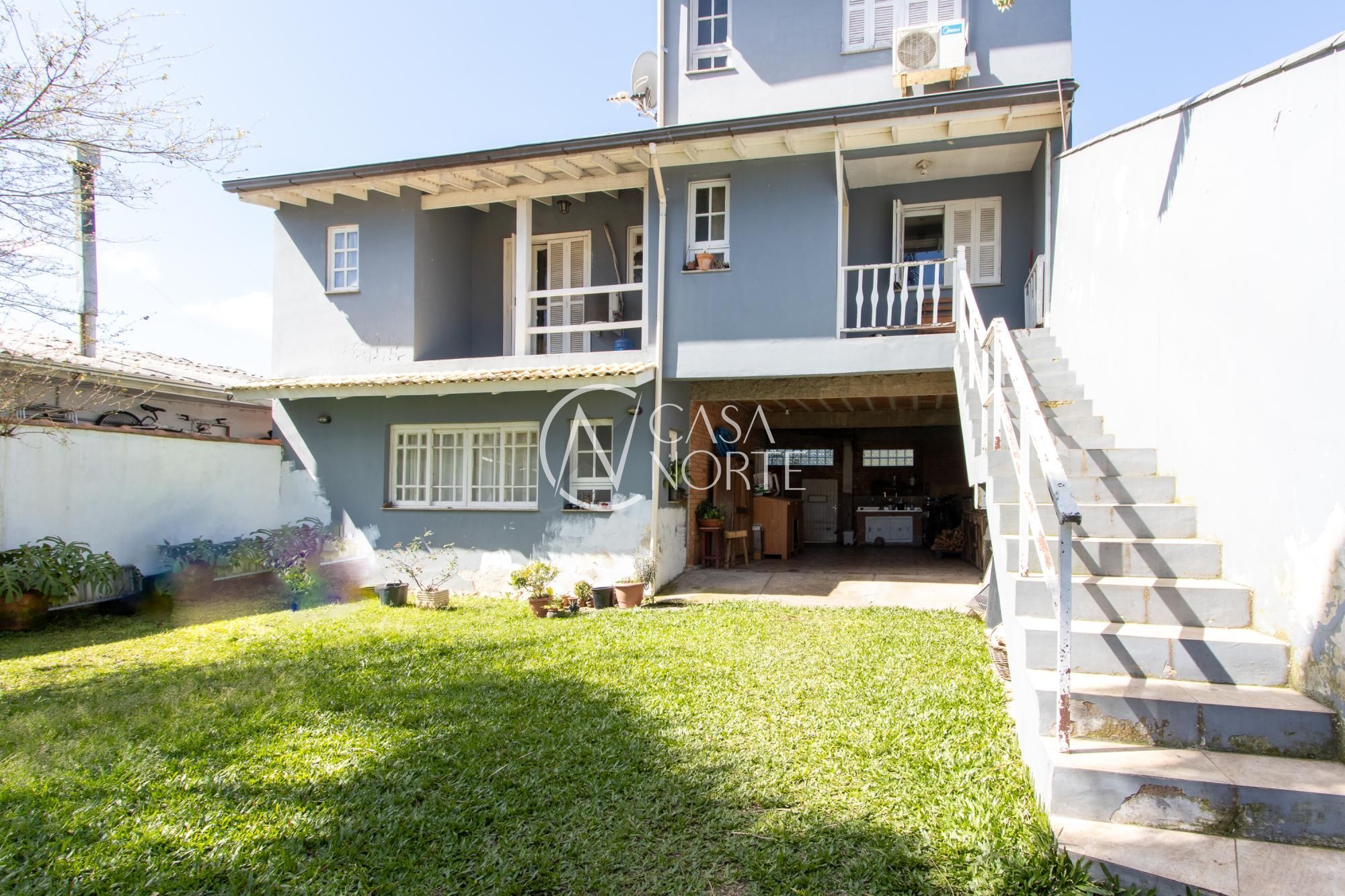 Casa à venda com 4 quartos, 250m², 1 suíte, 4 vagas, Estrada Gedeon Leite no bairro Hípica em Porto Alegre