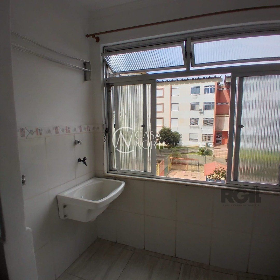 Apartamento à venda com 3 quartos, 69m², 1 vaga, Avenida Romeu Samarani Ferreira no bairro Vila Nova em Porto Alegre