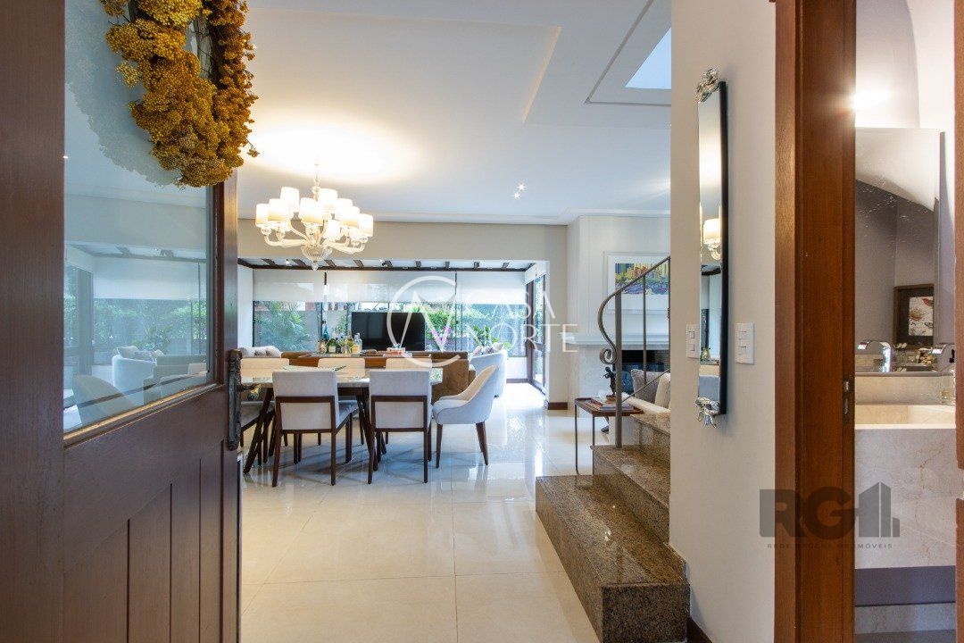 Casa de Condomínio à venda com 3 quartos, 339m², 1 suíte, 2 vagas, Avenida Otto Niemeyer no bairro Tristeza em Porto Alegre