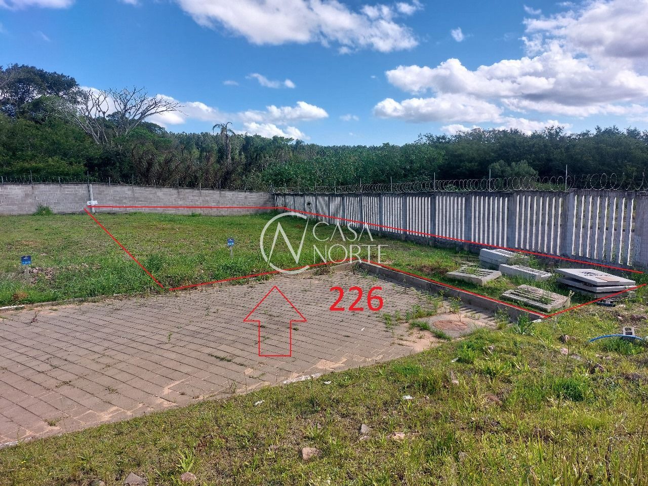 Terreno à venda  com 328m², Talita da Cunha Chaves no bairro Lomba do Pinheiro em Porto Alegre