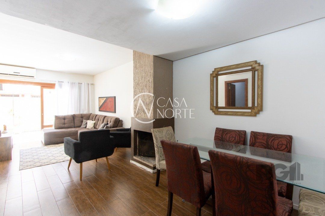 Casa à venda com 3 quartos, 139m², 1 suíte, 2 vagas, Rua Pau-Brasil no bairro Hípica em Porto Alegre